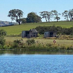 Couston Lakes Resorts