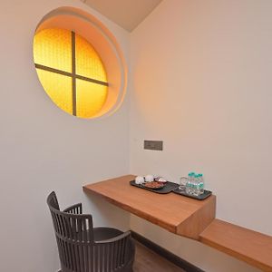Queen Room Garden View